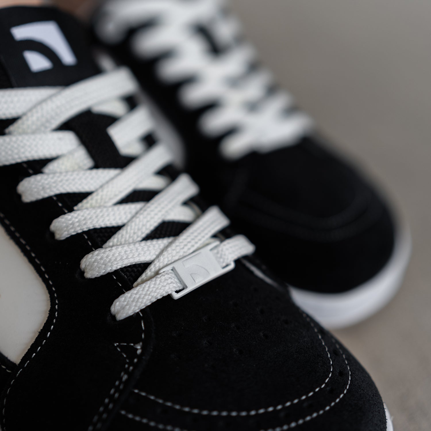 Barefoot Shoes Barebarics Legend - Black & White - Barefoot Shoe Store