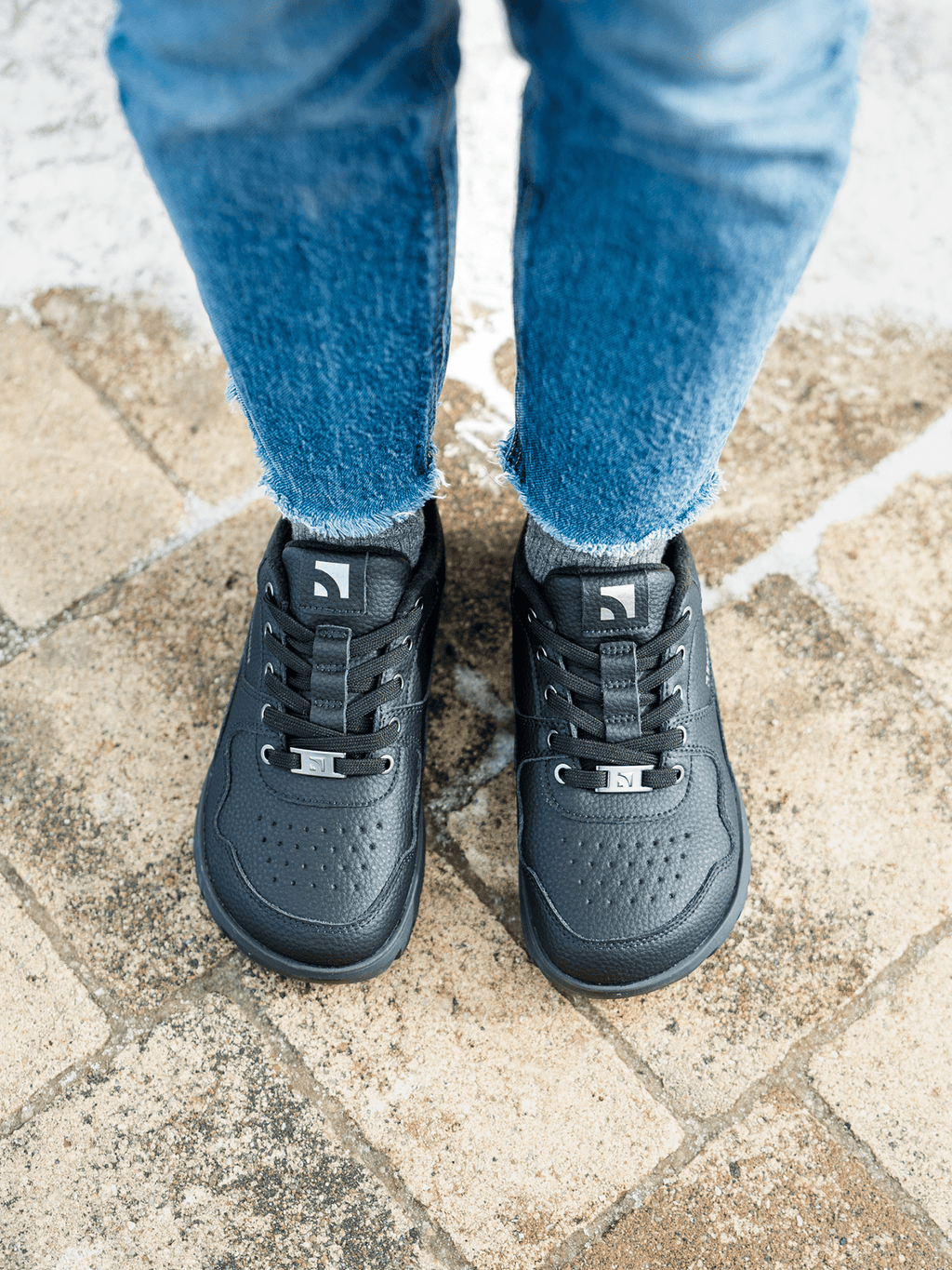Barefoot Sneakers Barebarics Zing Frost - All Black - Barefoot Shoe Store