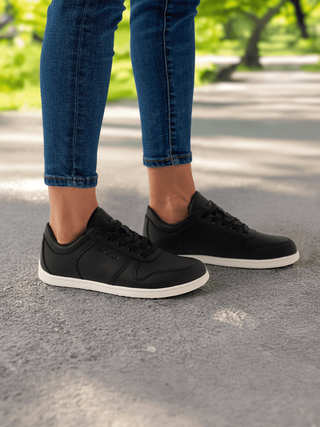 Barefoot Sneakers - Be Lenka Echo - Black & White - Barefoot Shoe Store