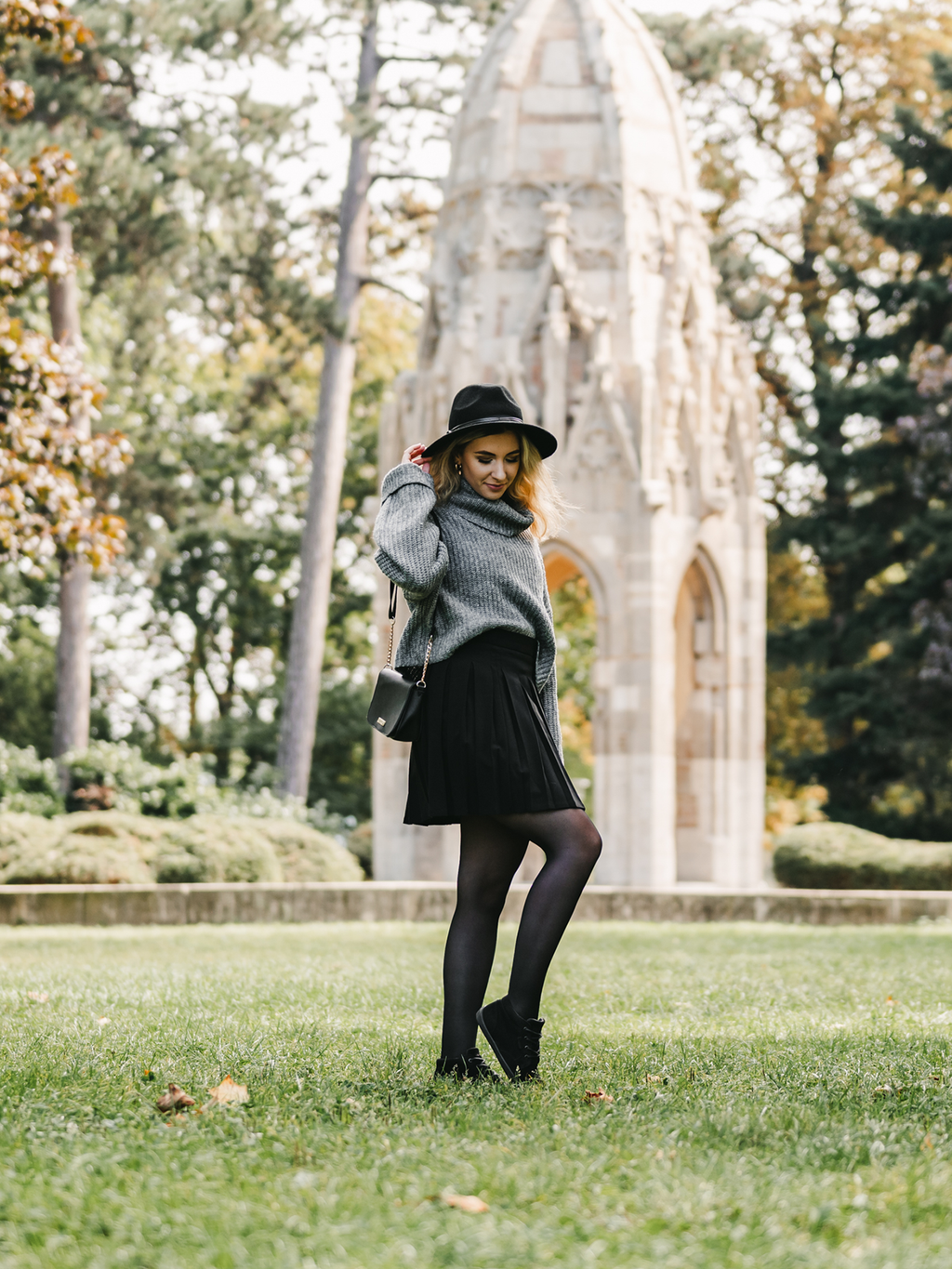 Be Lenka SYNERGY: all black size eu 46 + 44