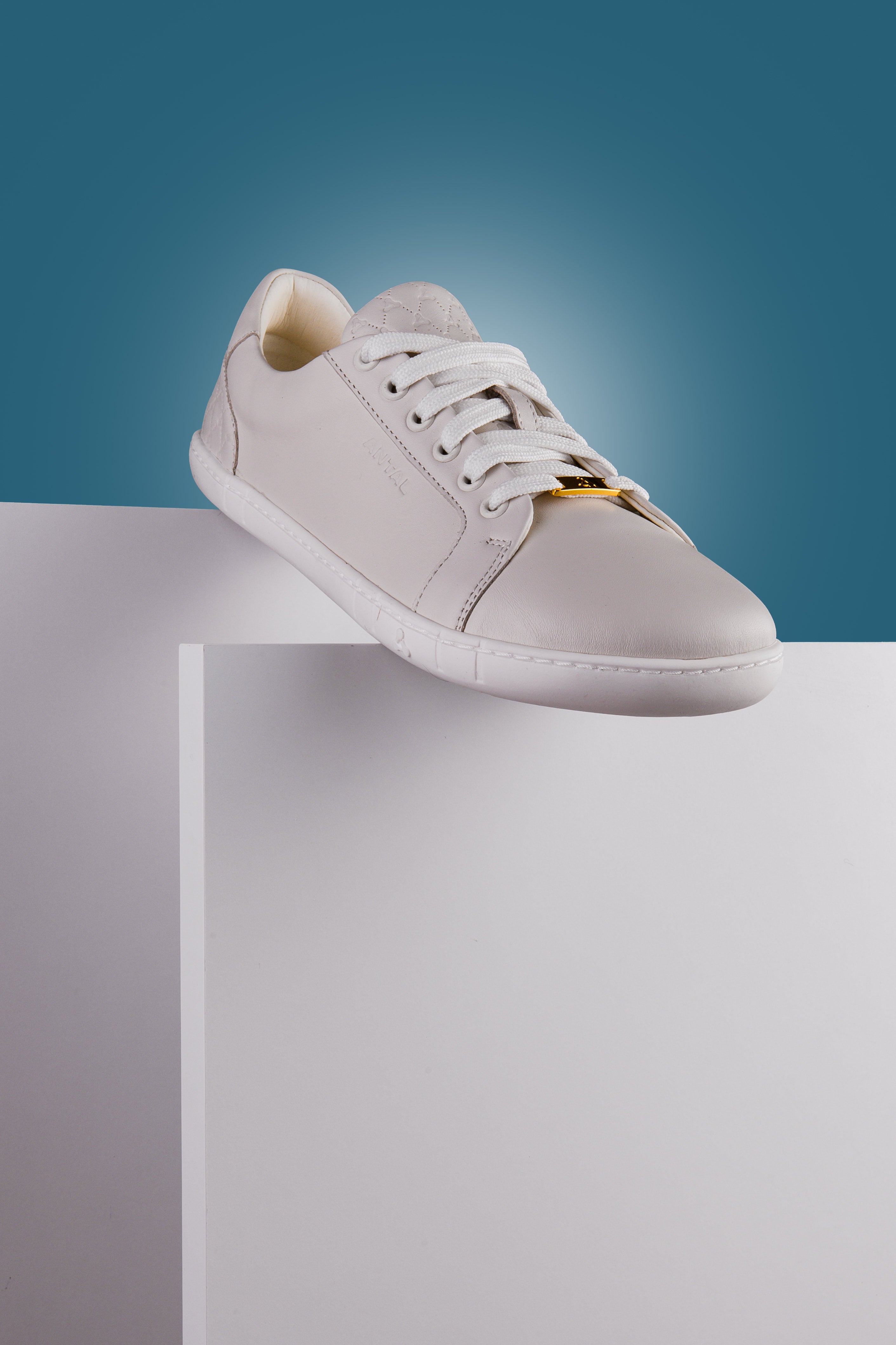 Antal Amanda Antique White.